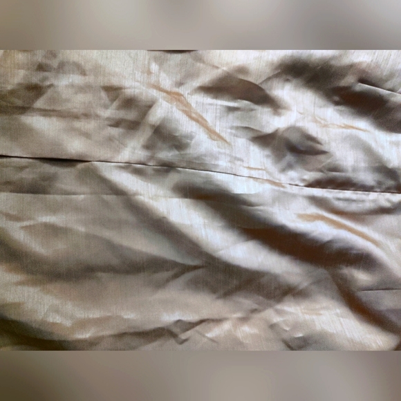 Gold lined suite skirt; below the knees - Picture 3 of 8